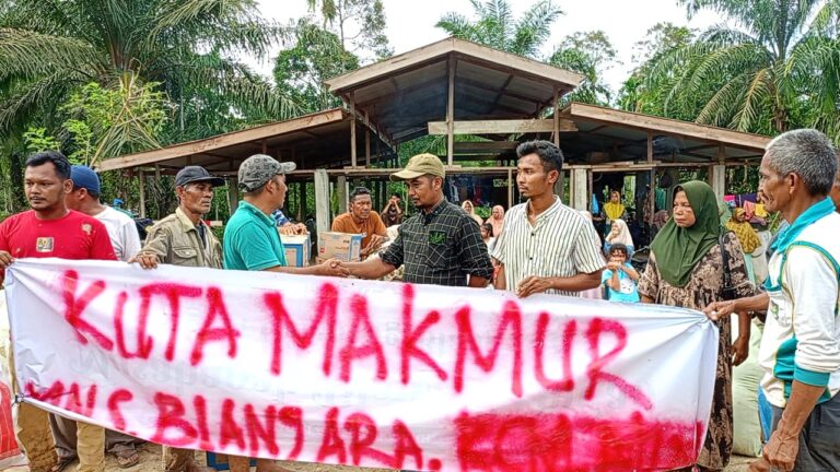 Masyarakat Blang Ara Salurkan Bantuan untuk Korban Banjir di Langkahan